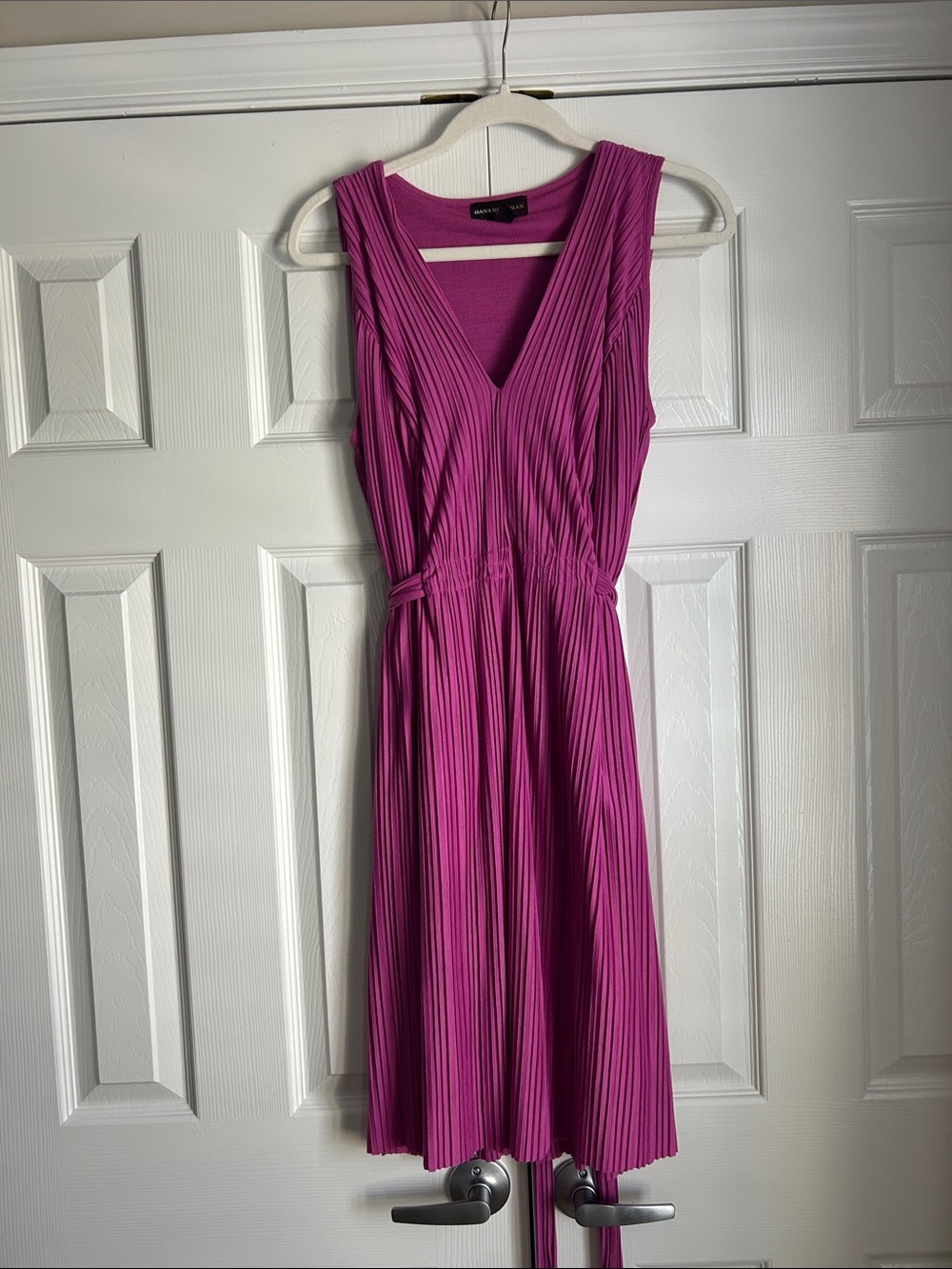 Dana Buchman Sleeveless Pleated V-Neck Dress in Magenta
